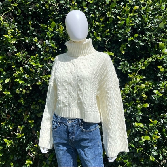 NWT WAYF Sweet Nothings Ivory Cable Turtleneck Crop Sweater - Picture 11 of 12